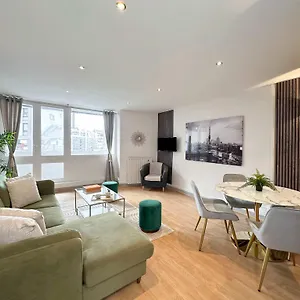 Spacious & Luxurious Flat In Montparnasse Paris